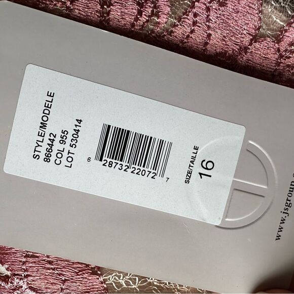 NWT Js Collections embroidered lace 3/4 sleeves long gown maxi size 16 dress - Picture 6 of 7